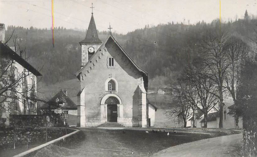 Requalification place Saint-Béron, la place de l'église il y a des années