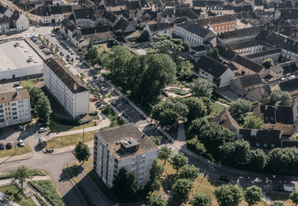 Vue aérienne du projet de végétalisation et d'aménagement urbain de l'avenue de Gaulle à Chagny